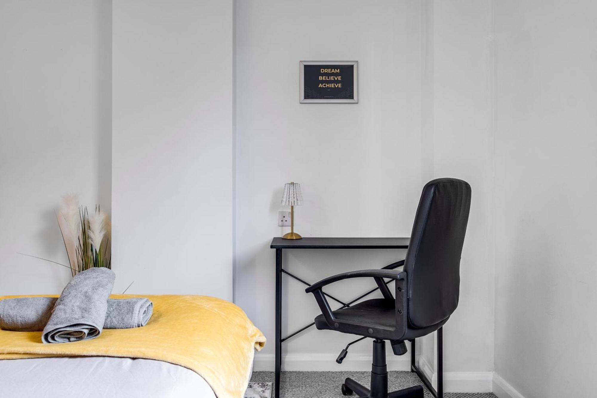 Central Suite Near Mailbox, King Bed, Ping Pong, Netflix, Sleeps 4 Бірмінгем Екстер'єр фото