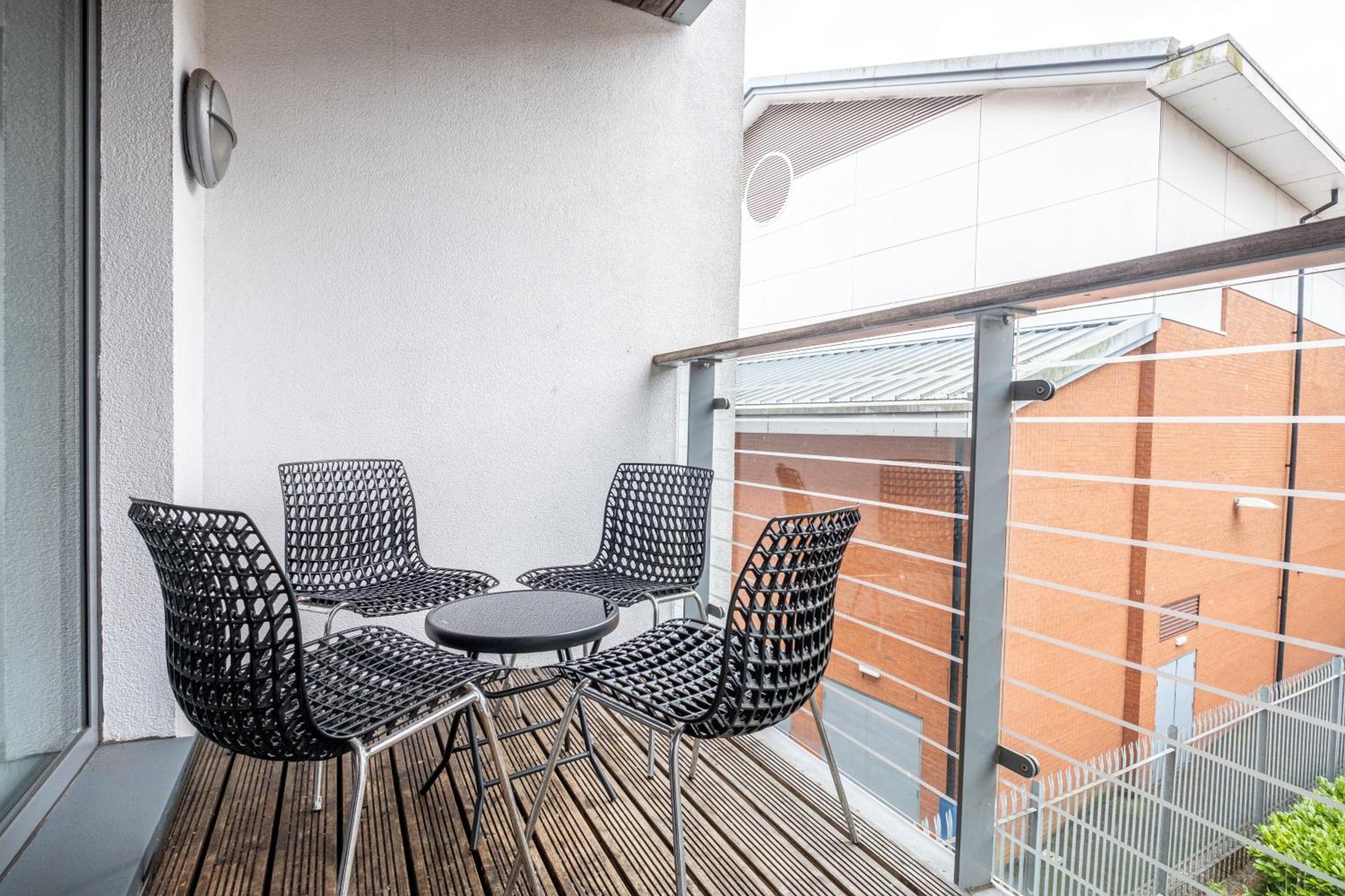 Central Suite Near Mailbox, King Bed, Ping Pong, Netflix, Sleeps 4 Бірмінгем Екстер'єр фото